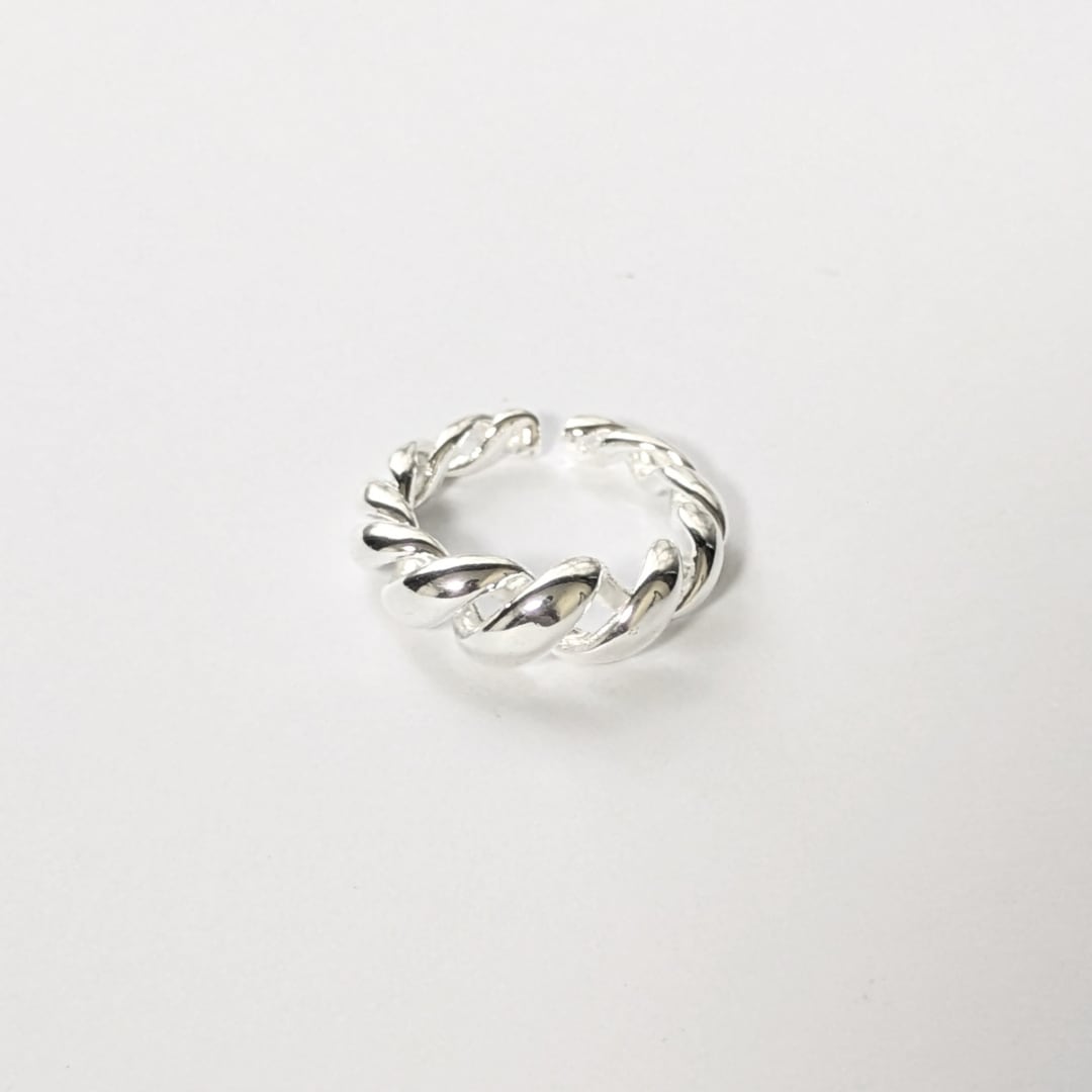 Twist Ring
